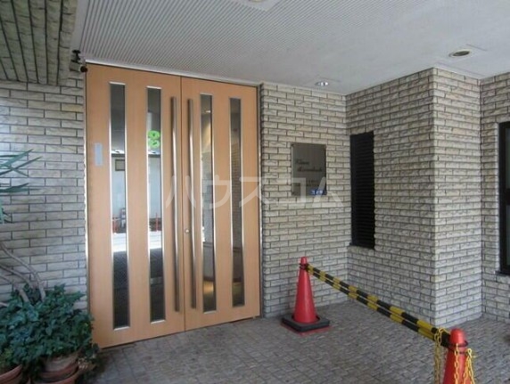 22/30 エントランス