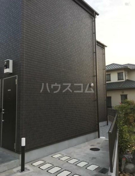 15/23 エントランス