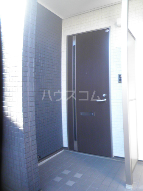 20/23 エントランス