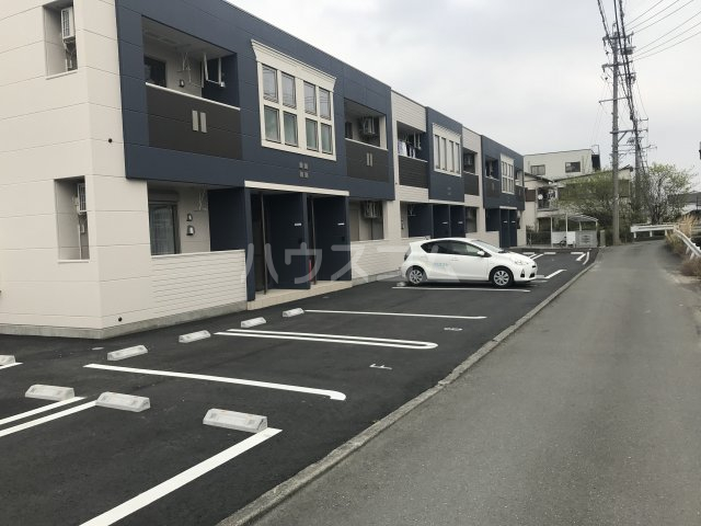16/18 駐車場