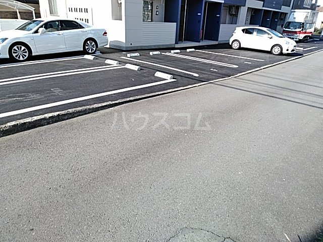 2/4 駐車場