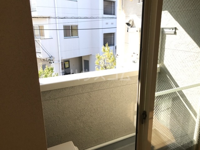 18/25 バルコニー
