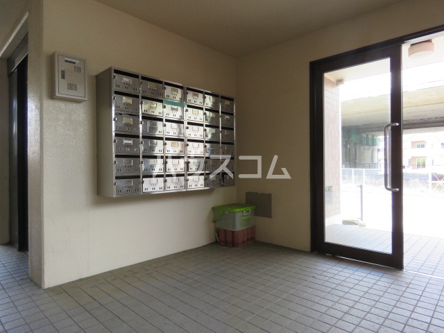 26/30 エントランス