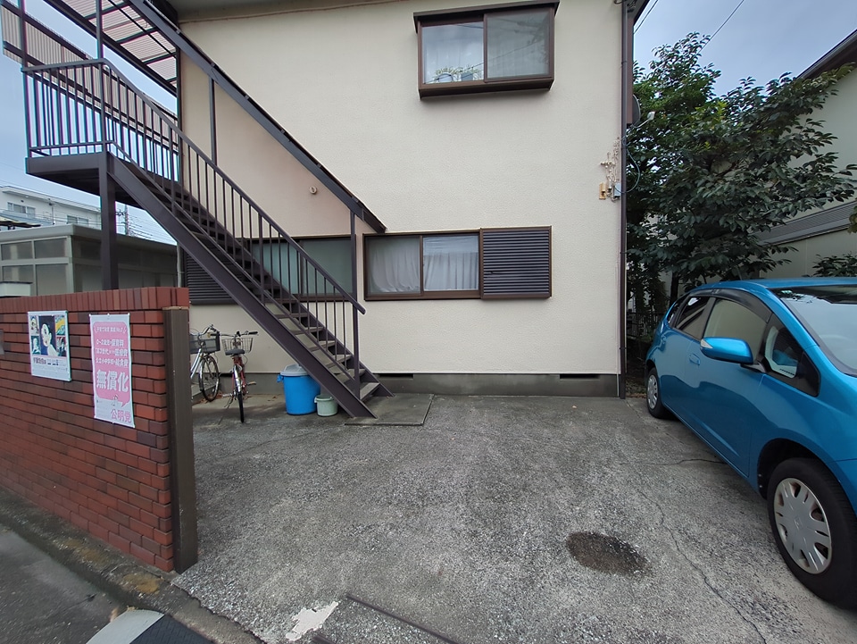 24/30 エントランス