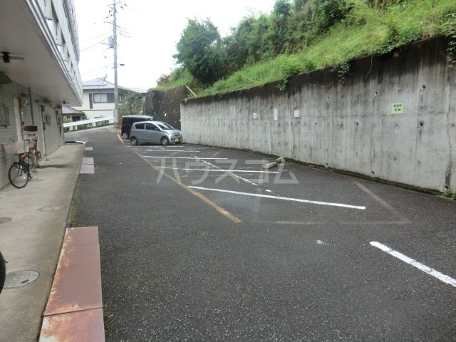 22/30 駐車場