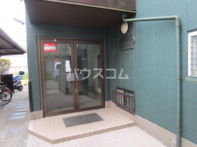 23/29 エントランス