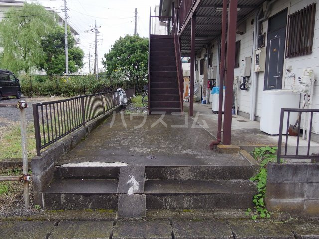 23/29 エントランス