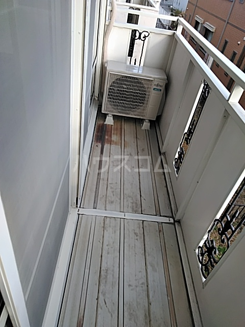 18/23 バルコニー