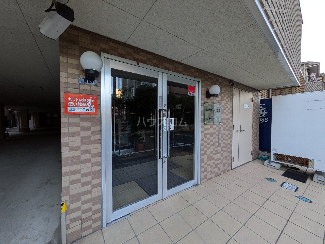 建物エントランス