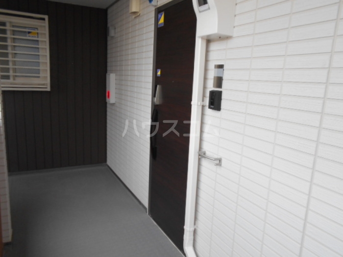 16/20 エントランス