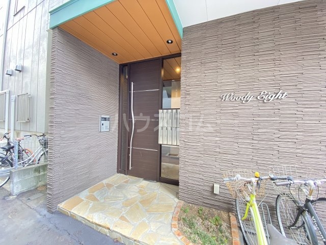 20/30 エントランス