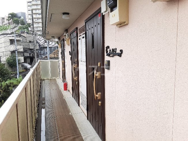 22/30 エントランス