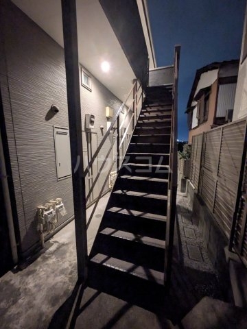 20/30 エントランス