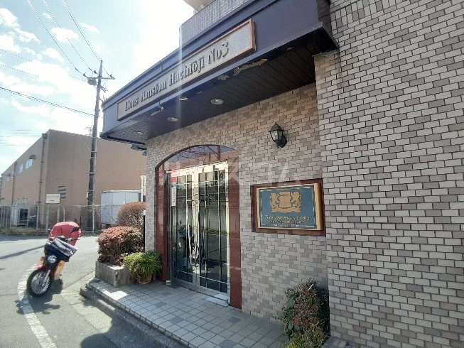 18/28 エントランス