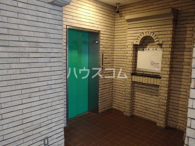 22/28 エントランス