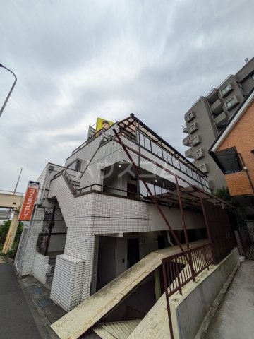 21/30 エントランス