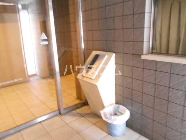 28/30 エントランス