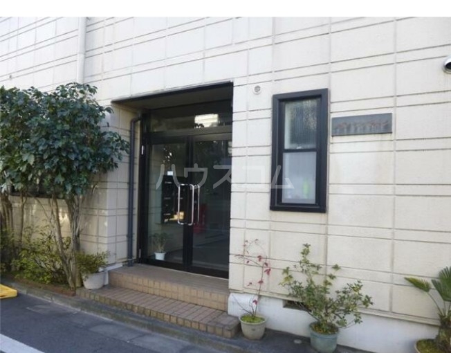 13/13 エントランス