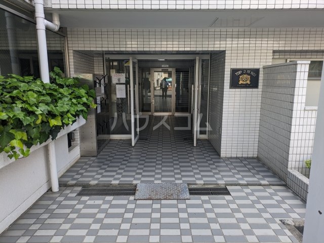 23/30 エントランス