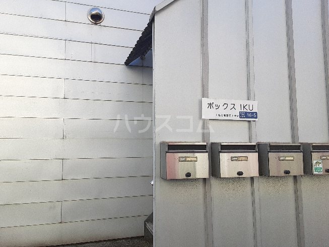 24/30 エントランス