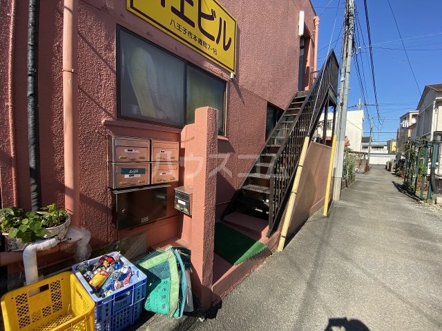 24/30 エントランス