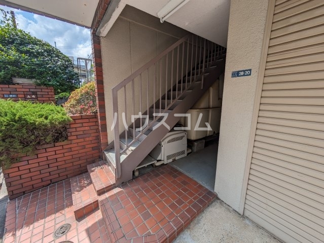 16/26 エントランス