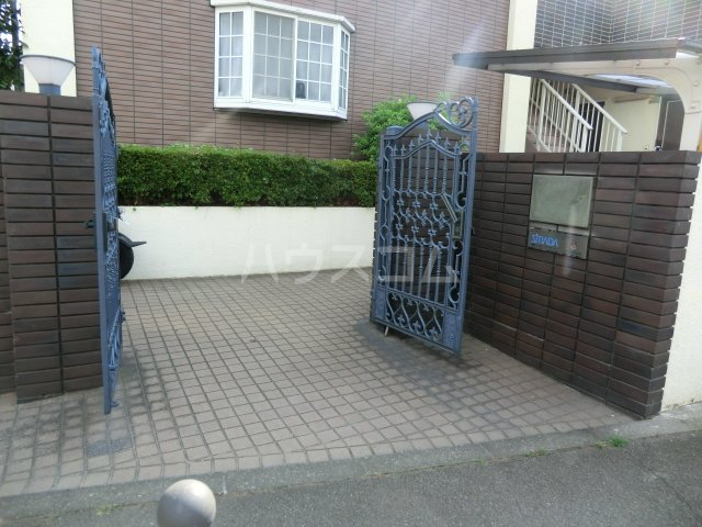 17/27 エントランス