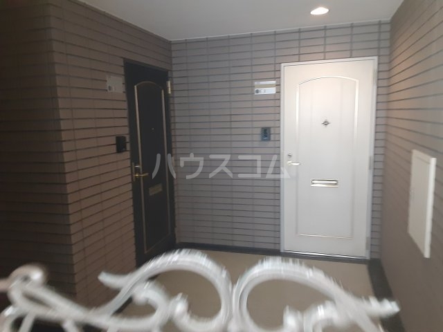 28/30 エントランス