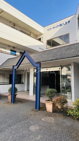 21/30 エントランス