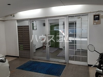 17/26 エントランス