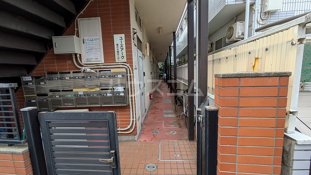 28/30 エントランス