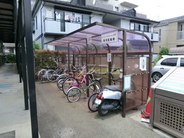 21/30 エントランス