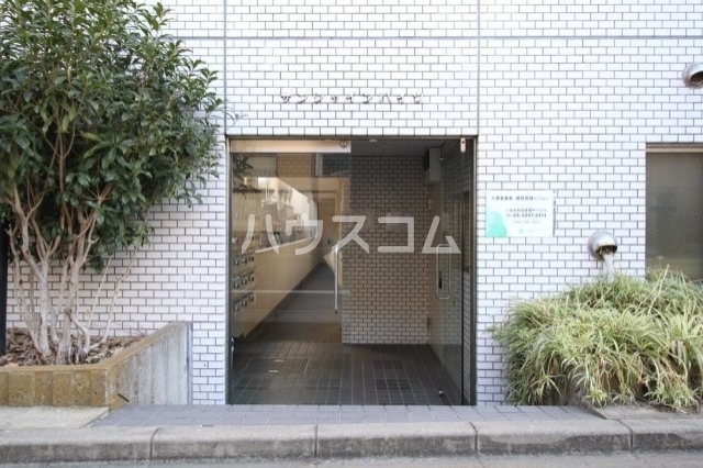 13/19 エントランス