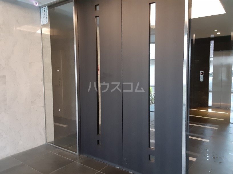 26/30 エントランス