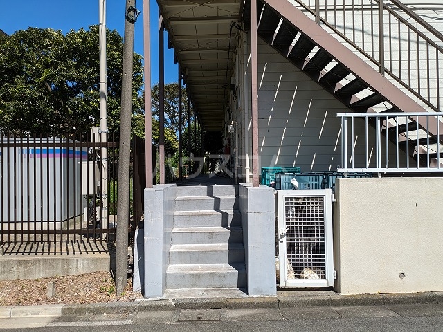 20/30 エントランス