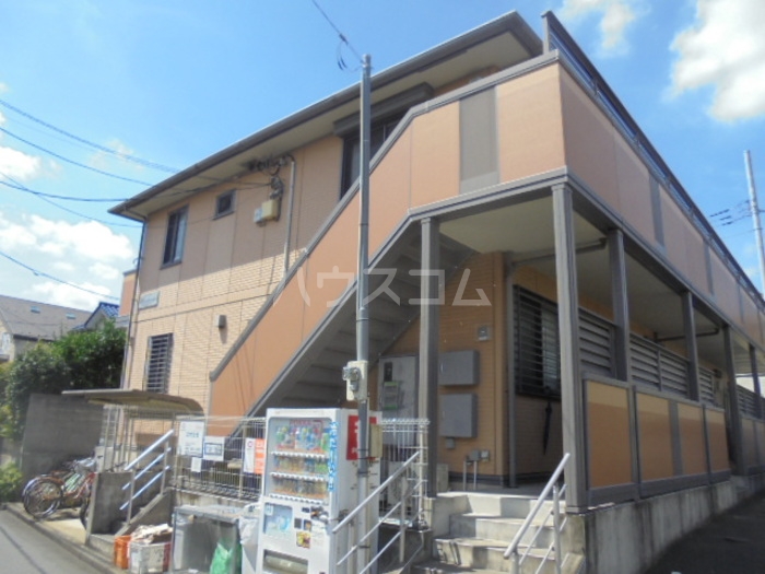 16/23 エントランス