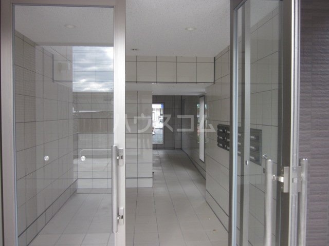 22/30 エントランス