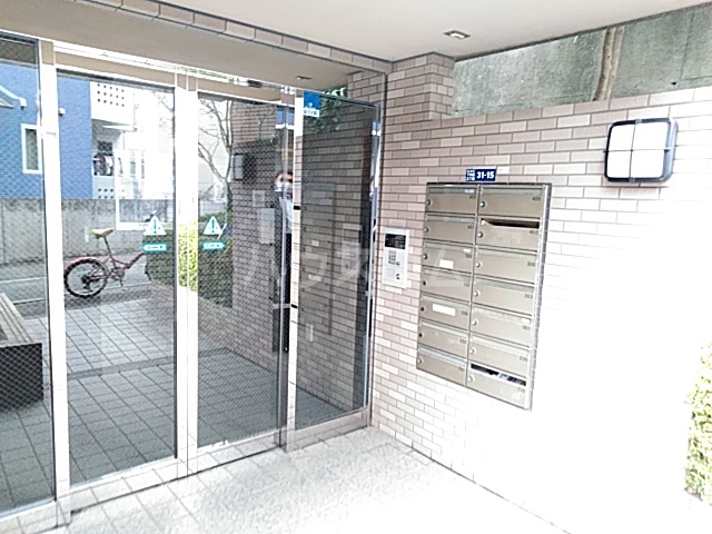 21/29 エントランス