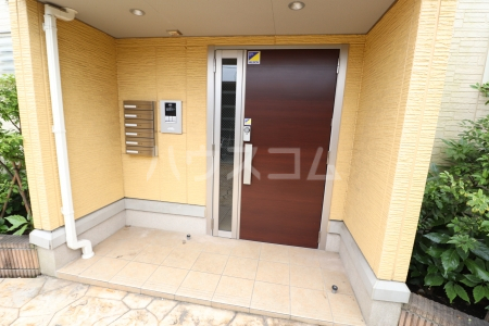 17/27 エントランス