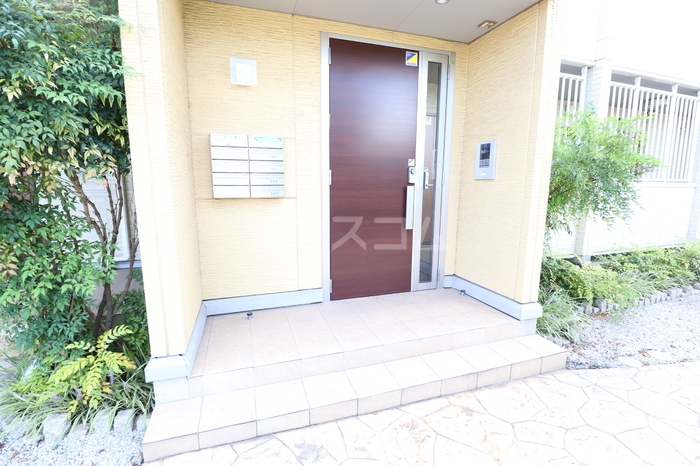 18/29 エントランス