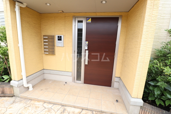 26/30 エントランス