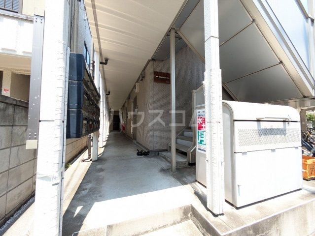 24/30 エントランス