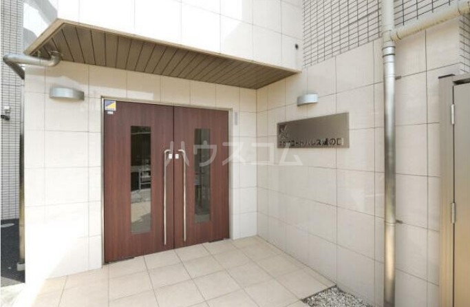 17/25 エントランス