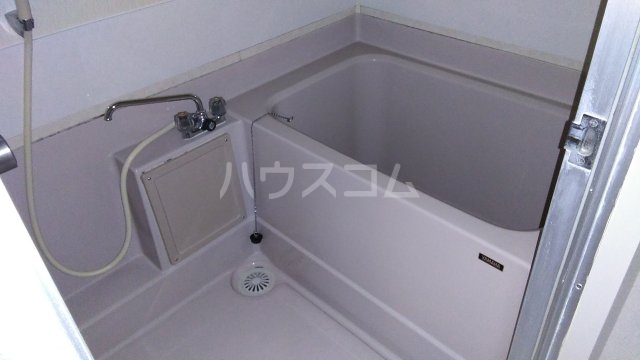 13/30 浴室