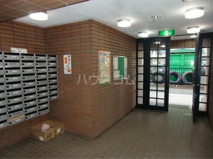 13/23 エントランス