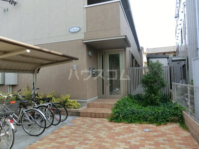 14/23 エントランス