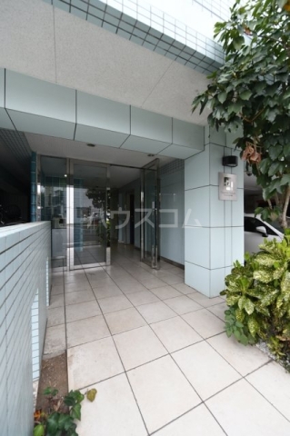 21/30 エントランス