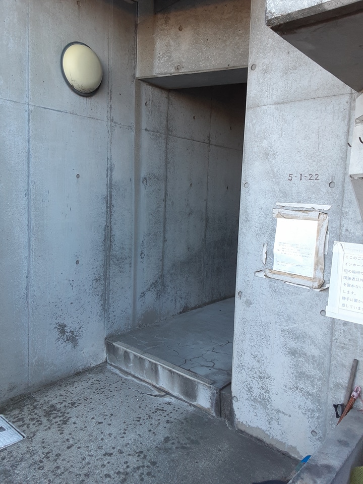 2/5 エントランス