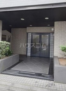 18/28 エントランス