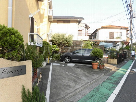 26/30 駐車場